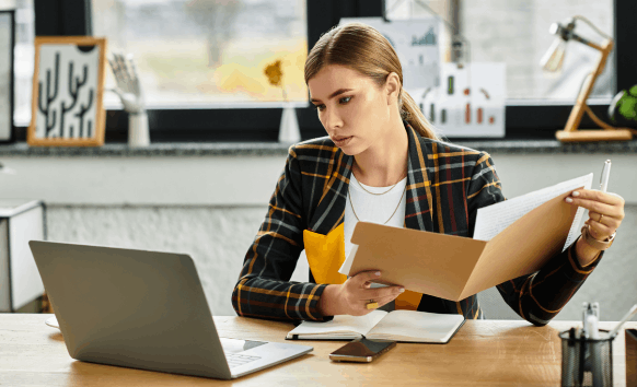 Translator offering Divorce Certificate translation in multiple languages, including Spanish, French and Arabic in Houston.