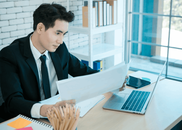 Translator providing Spanish and Chinese files via Certified Translation Services in Houston with ISO compliance.